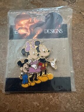 Disney Mickey & Minnie Family Enamel Pin - Black, Yellow, Pink, Blue